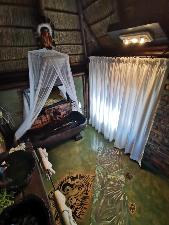 Lone Wolf's Lair * Parys