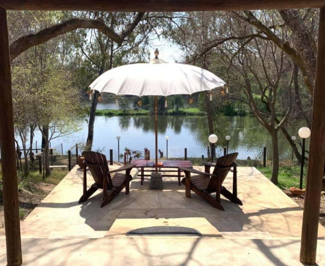 Lone Wolf's Lair * Parys