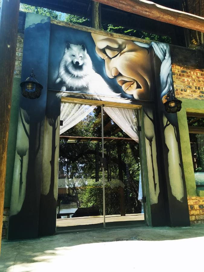 Lone Wolf's Lair Villa